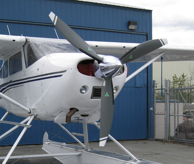 MT prop Ad photo 550_engine